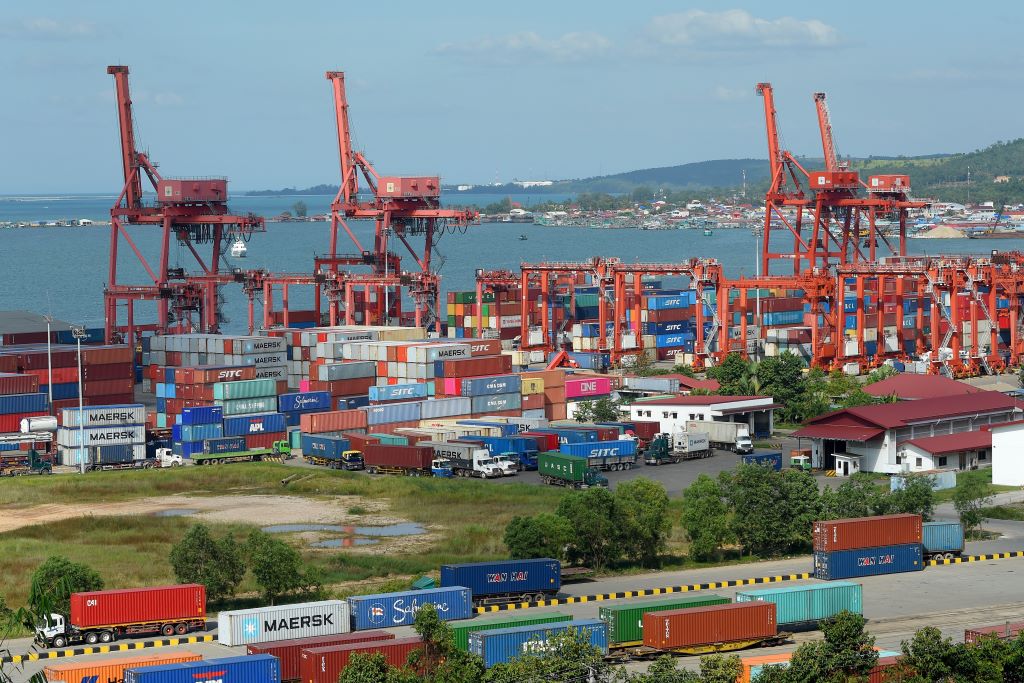 ท่าเรือสีหนุวิลล์ เชื่อมโลก รองรับตู้ขนสินค้าอีก 5 เท่าภายในปี 2030