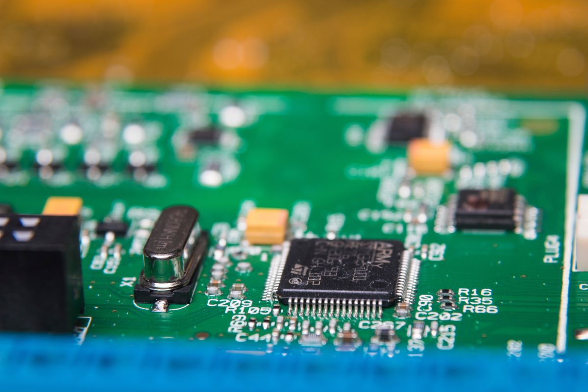 เจาะความสำคัญ “PCB” หัวใจหลัก “คอมพิวเตอร์-สื่อสาร-รถ EV”