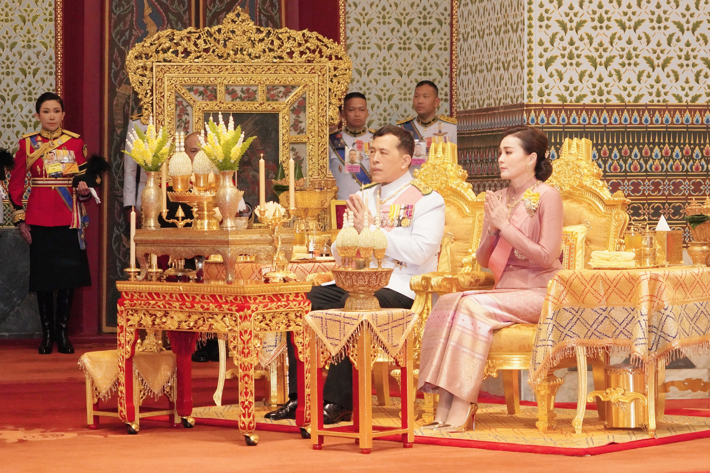 ในหลวง พระราชินี ทรงบำเพ็ญพระราชกุศล วันปิยมหาราช 2567