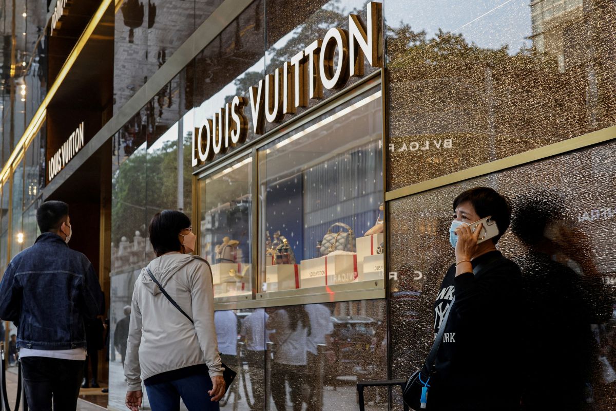 บริษัทยุโรปโดนหั่นคาดการณ์กำไร LVMH นำทีมเจ็บ เฝ้ารอมาตรการจีนช่วยพยุง