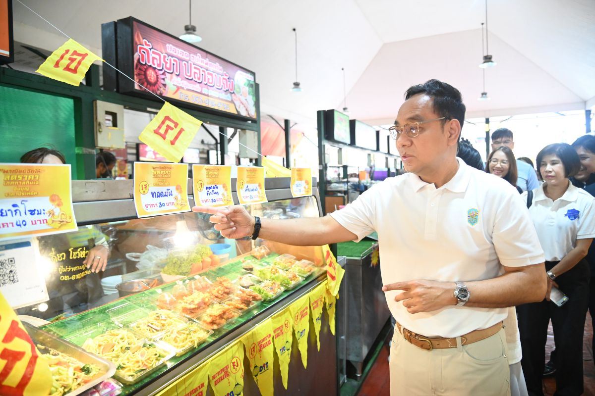 พาณิชย์ สำรวจตลาดรังสิต ประชาชนจับจ่ายคึกคัก รับกินเจ ย้ำของต้อง “ไม่แพงขึ้น”