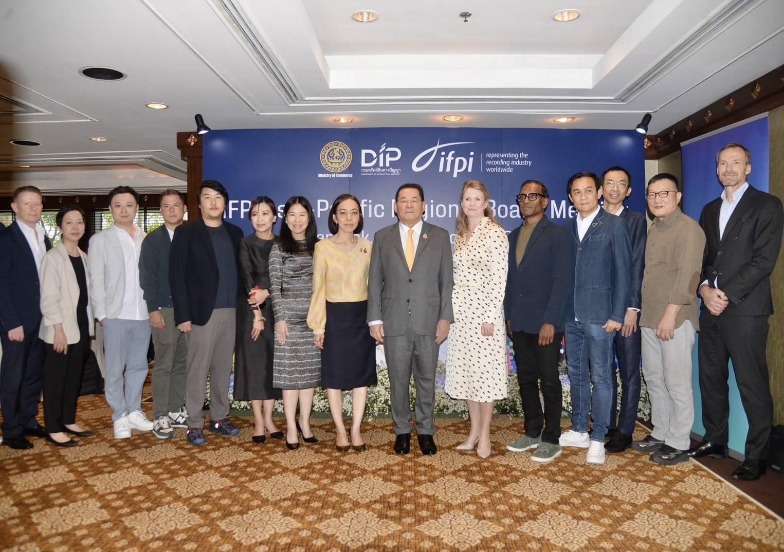 “นภินทร” หารือร่วมค่ายเพลงยักษ์ใหญ่ “Sony – Universal – Warner Music”  