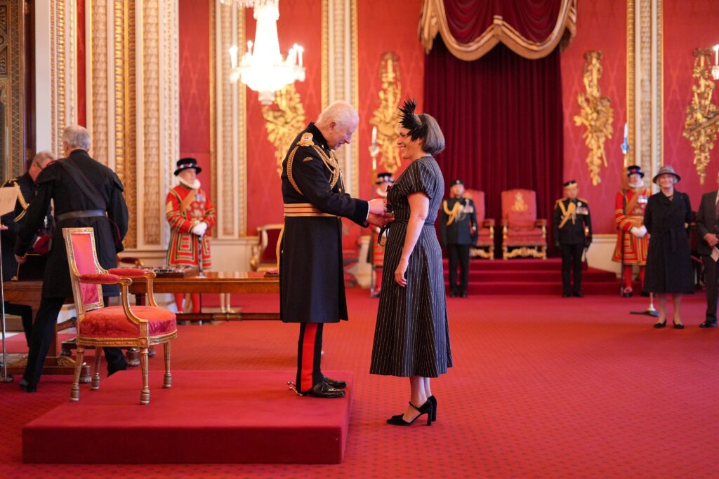 คริสโตเฟอร์ โนแลน เข้ารับพระราชทานยศอัศวิน จากกษัตริย์ชาร์ลส์ที่ 3
