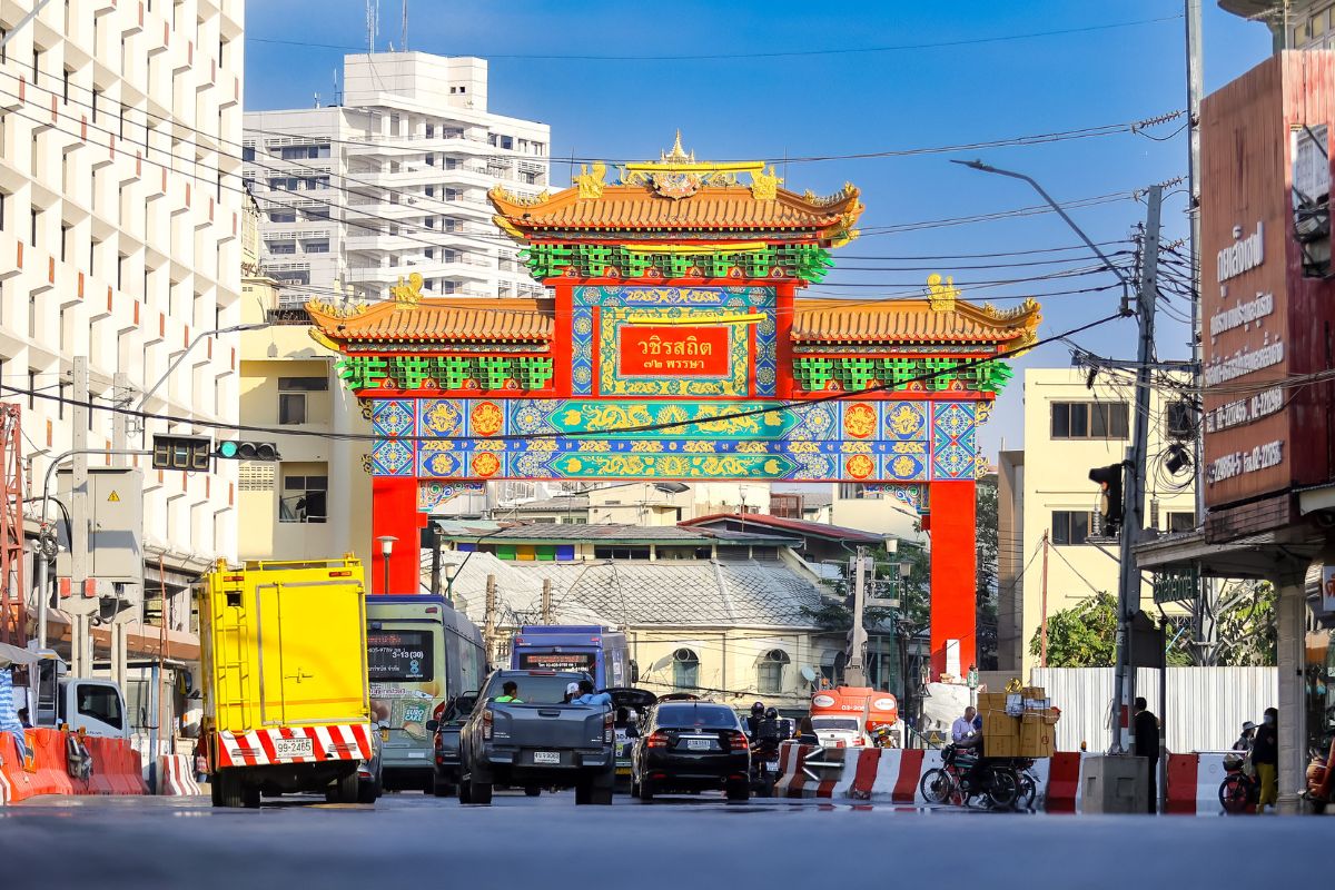 ซุ้มประตูเฉลิมพระเกียรติ “วชิรสถิต-วชิรธำรง” แลนด์มาร์กใหม่เยาวราช