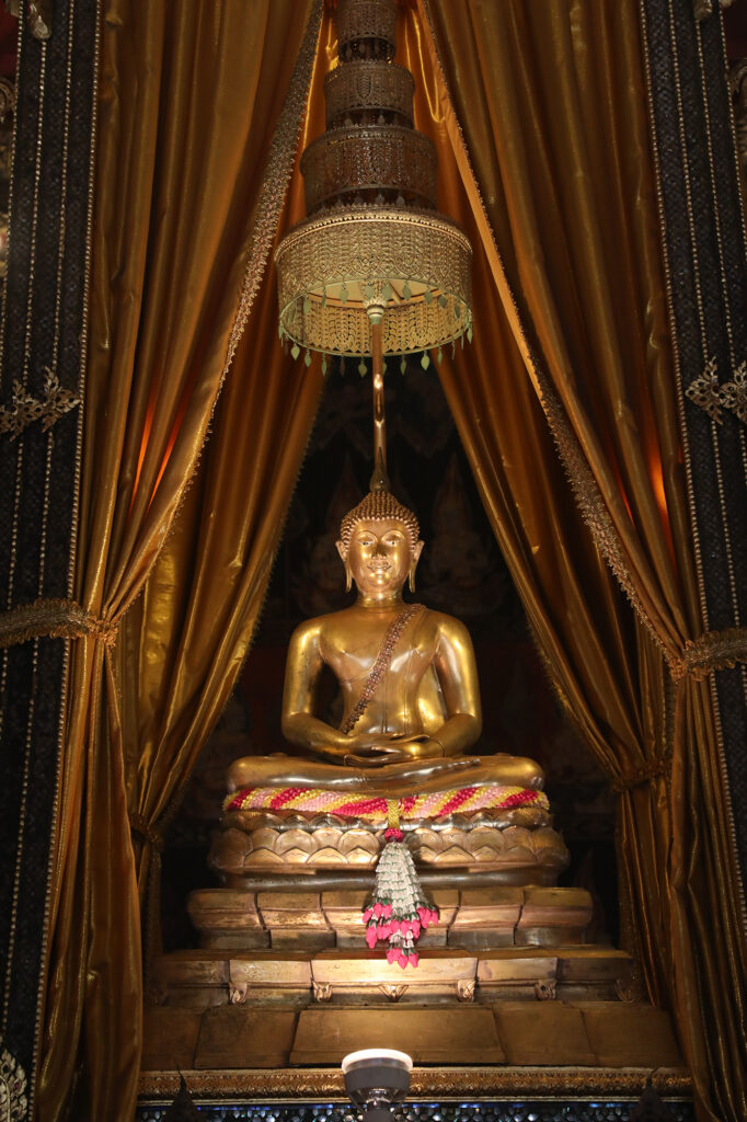 กรมศิลป์ พระพุทธสิหิงค์