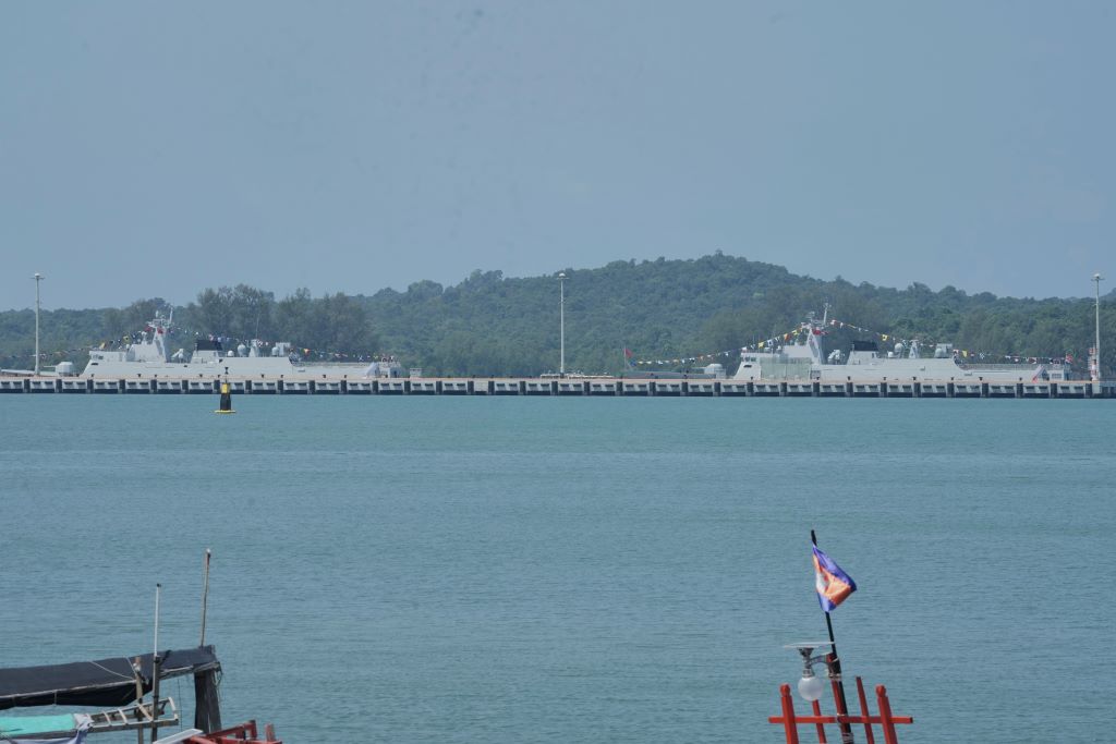 ฐานทัพเรือเรียมส่วนขยายในสีหนุวิลล์เสร็จแล้ว ต้อนรับ ‘สี จิ้นผิง’ เยือน