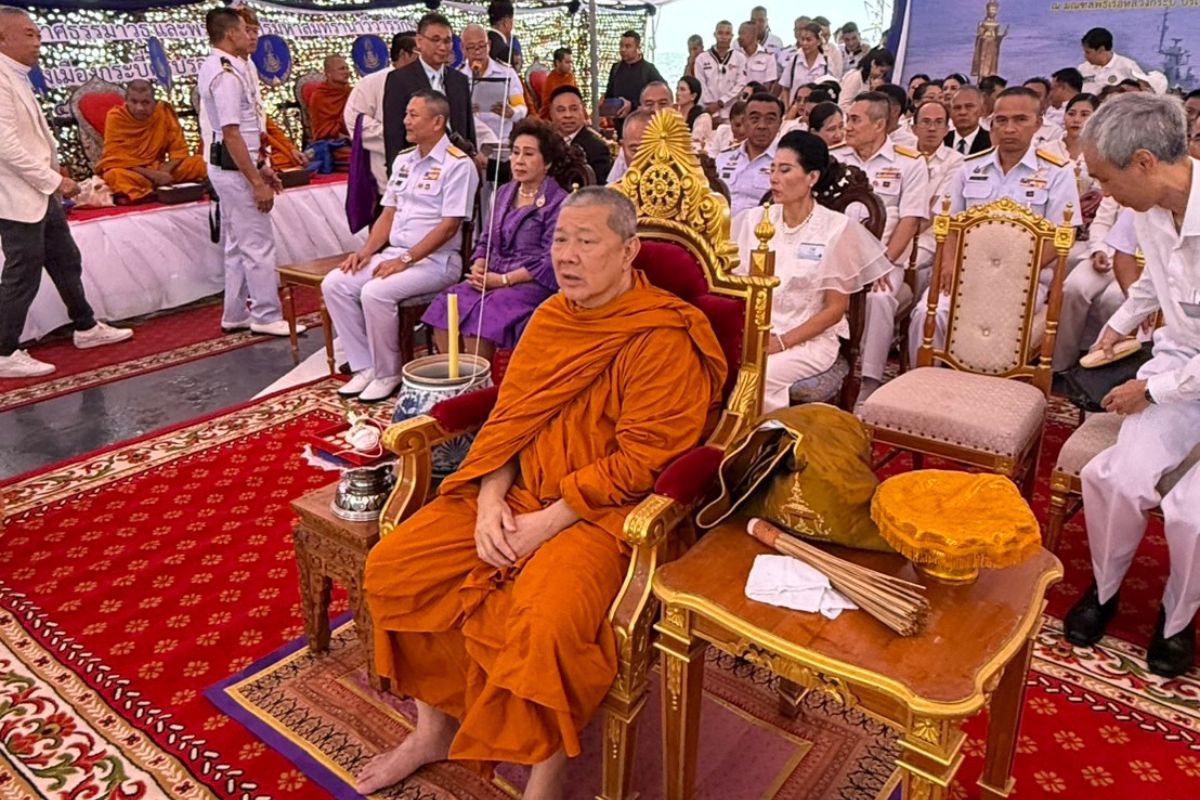 สมเด็จธงชัย-ผบ.ทร.-โพธิคยาฯ จัดพุทธาภิเษก พระพุทธรูป บน ร.ล.กระบี่