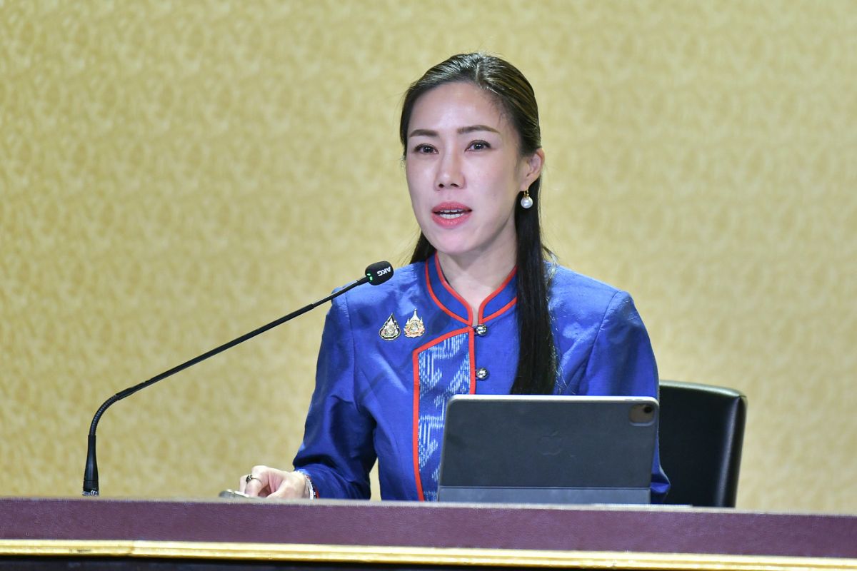 ครม.รับทราบ ประกาศมติบอร์ดค่าจ้าง ขึ้นค่าแรง 400 บาท 3 กลุ่ม