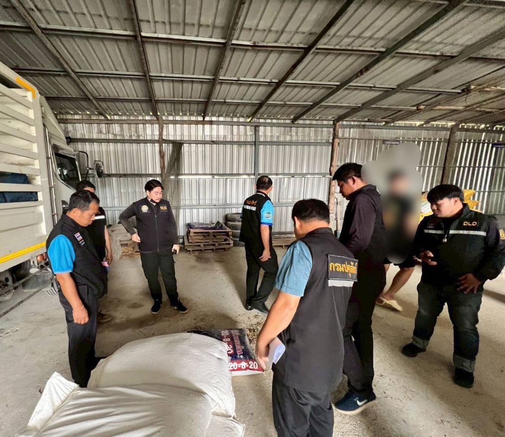 ปศุสัตว์ จับกุมแหล่งขายอาหารสัตว์เถื่อนในสุโขทัย ผิดหลายข้อหา
