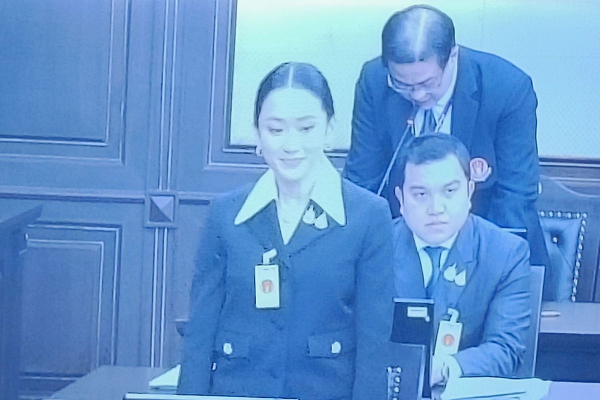 ศาลรัฐธรรมนูญ สั่งดำเนินคดีคนแปลงคลิปตุลาการสั่ง แพทองธาร นั่งลงลูก