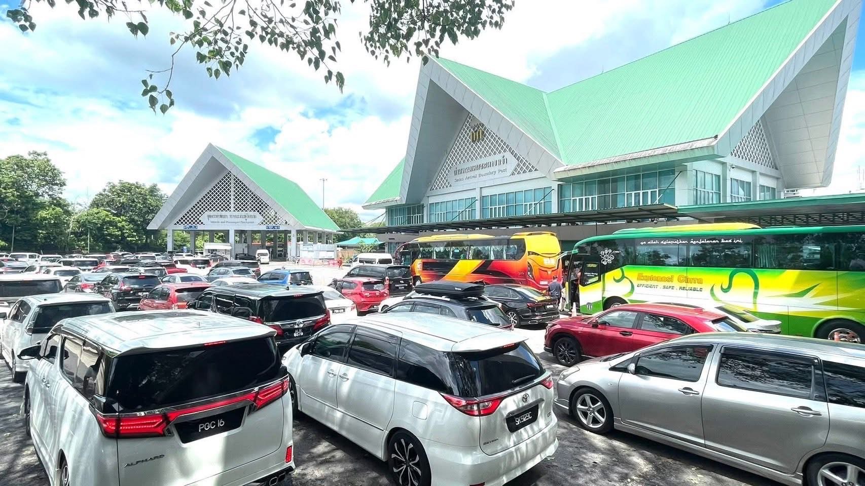 Hat Yai waiting