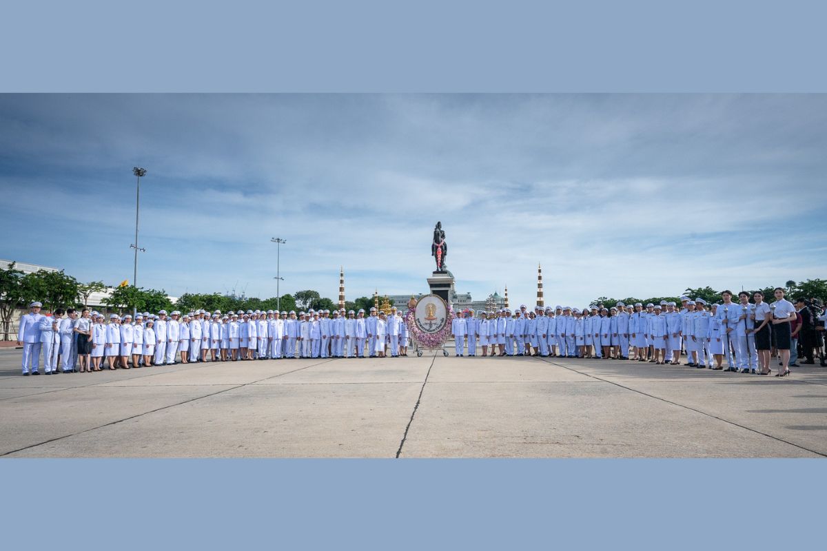 จุฬาฯ วางพวงมาลาถวายสักการะพระบรมราชานุสาวรีย์พระบาทสมเด็จพระจุลจอมเกล้าเจ้าอยู่หัว เนื่องในวันปิยมหาราช