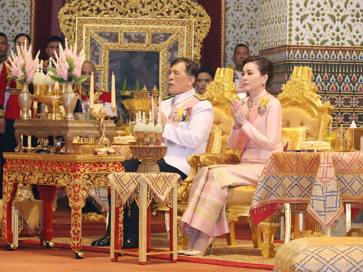 ในหลวง พระราชินี ทรงบำเพ็ญพระราชกุศล วันปิยมหาราช 2568