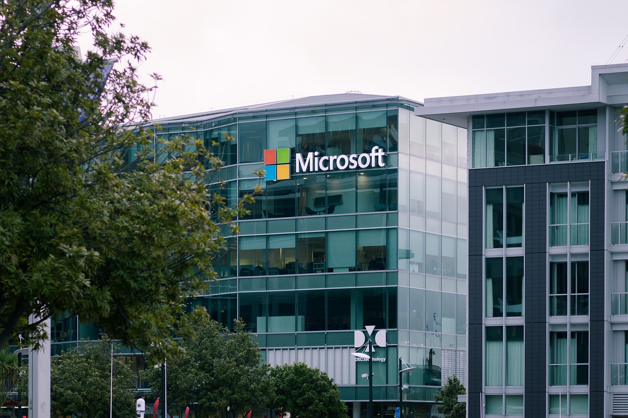 Microsoft ผลงานดีกว่าคาด แต่เผชิญปัญหา พลังประมวลผล-ดาต้าเซ็นเตอร์ไม่พอ