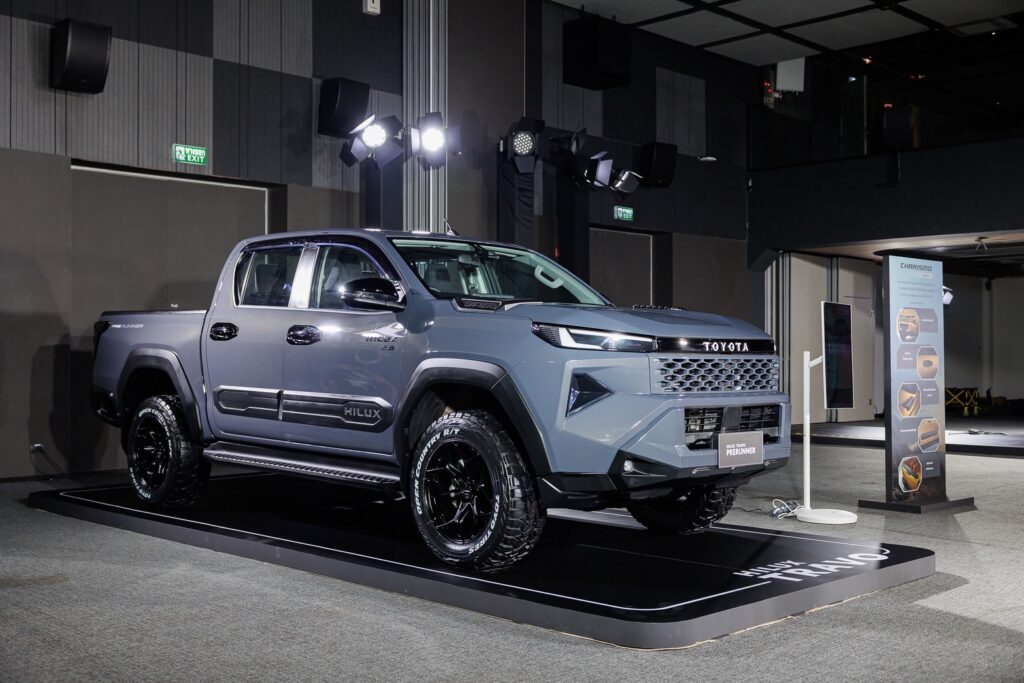 TOYOTA HILUX TRAVO
