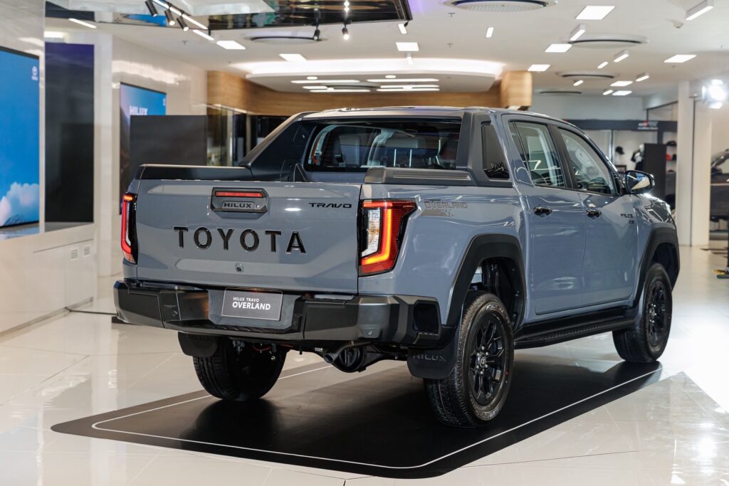 TOYOTA HILUX TRAVO