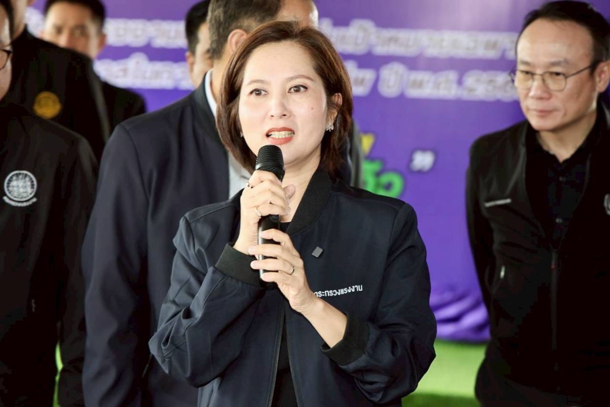 ‘ตรีนุช’ สั่งจัดเงินกู้ดอกเบี้ยต่ำ ช่วยผู้ประกอบการ-ลูกจ้างน้ำท่วม ผ่านกองทุนผู้ใช้แรงงาน