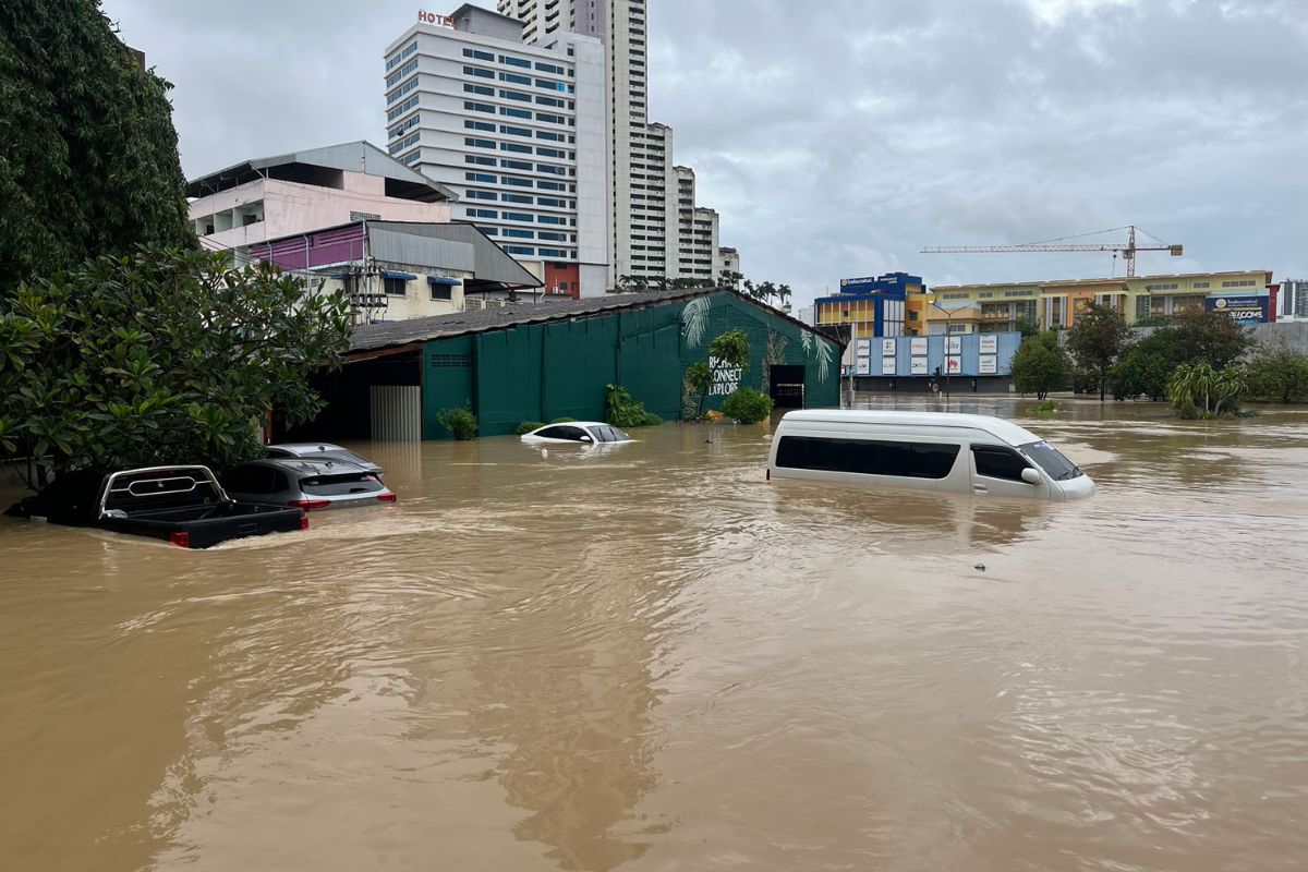 เซฟ เดอะ ชิลเดรนเผย น้ำท่วมใต้กระทบเด็กเกือบ 400,000 คน เสียชีวิตแล้วอย่างน้อย 7 ราย