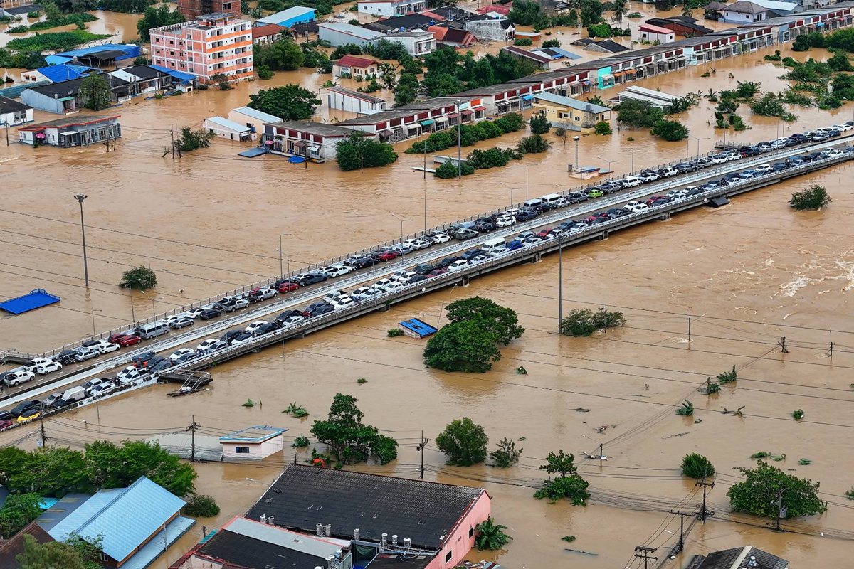 ปรากฏการณ์สภาพอากาศสุดขั้ว ความเปราะบางเชิงโครงสร้าง