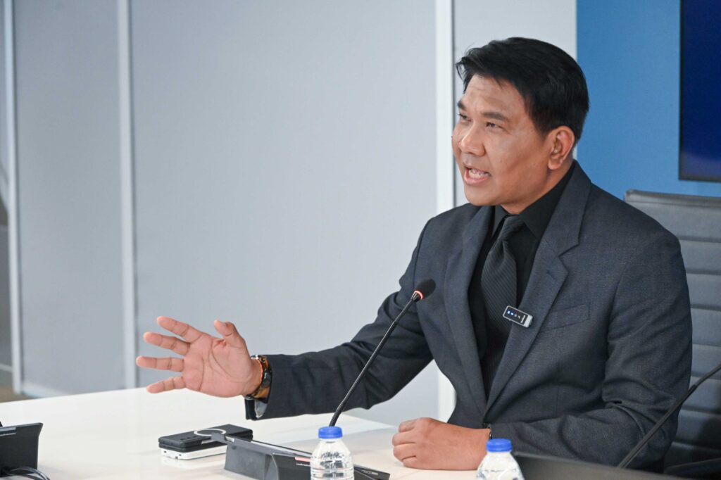 ธนวรรธน์ พลวิชัย
