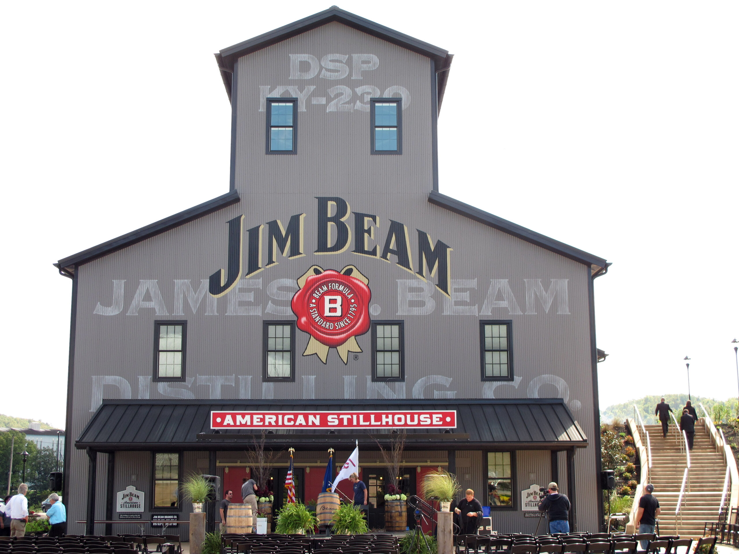 ซันโทรี่ ระงับผลิต ‘Jim Beam’ ตลอดปี 2026 โยงภาษีทรัมป์