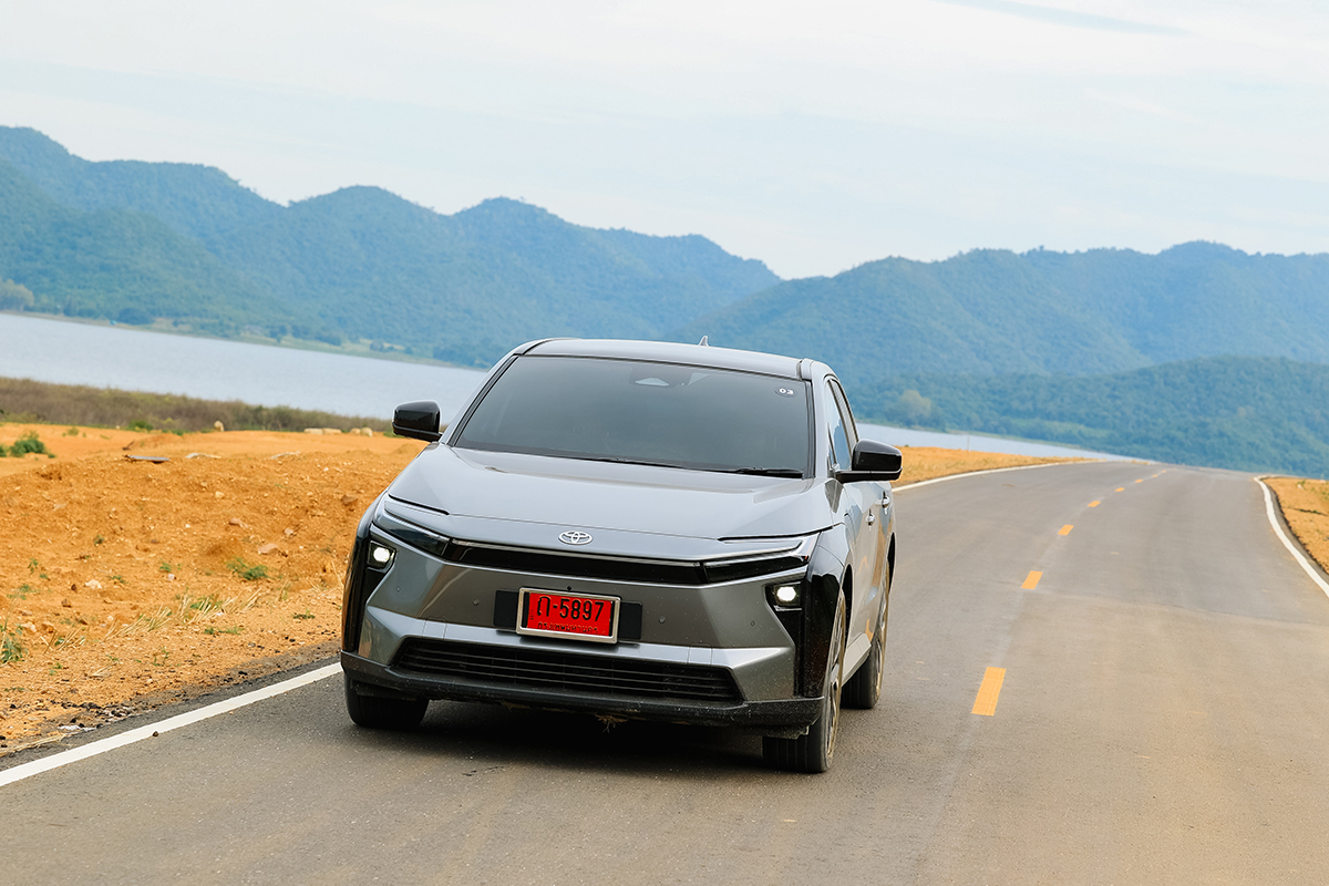 Toyota bZ4X ฟีลลิ่งเกินคาด… ‘แรง นิ่ง คม’