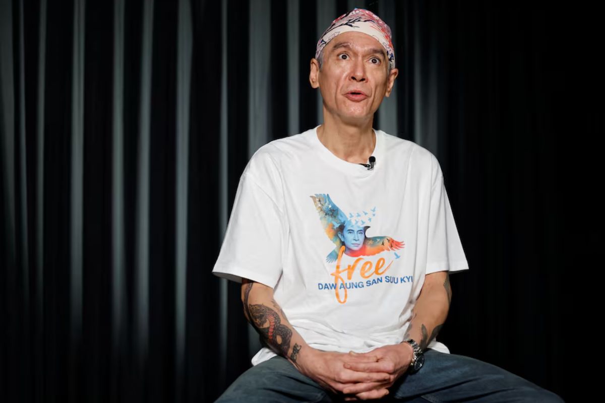 สัมภาษณ์พิเศษ ลูกชาย ‘ออง ซาน ซูจี’ เผย “เท่าที่ผมรู้ แม่อาจเสียชีวิตไปแล้วก็ได้”