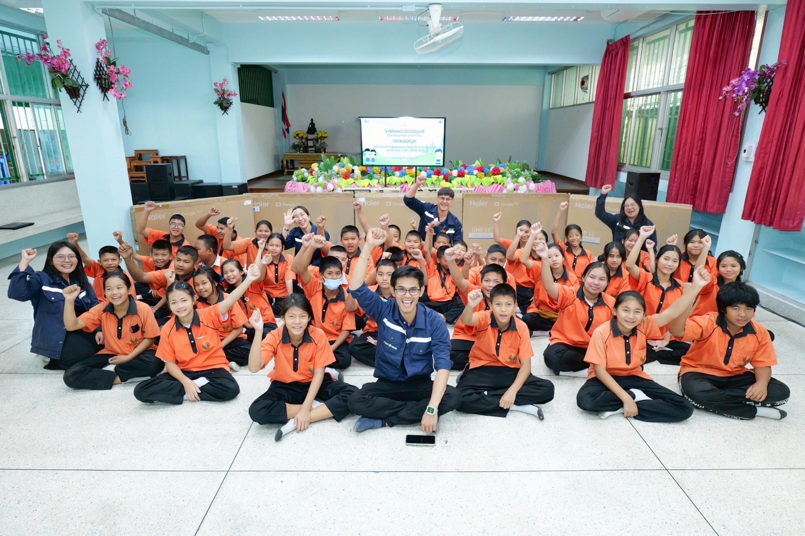 ซีแอนด์จี ฯ ทำกิจกรรม CSR ชุมชน มอบสื่อการสอน รร.ย่านหนองแขม