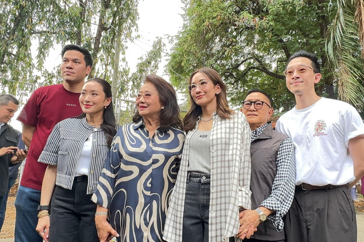 ‘แพทองธาร’ พร้อม ‘คุณหญิงพจมาน-พินทองทา’ ใช้สิทธิเลือกตั้ง