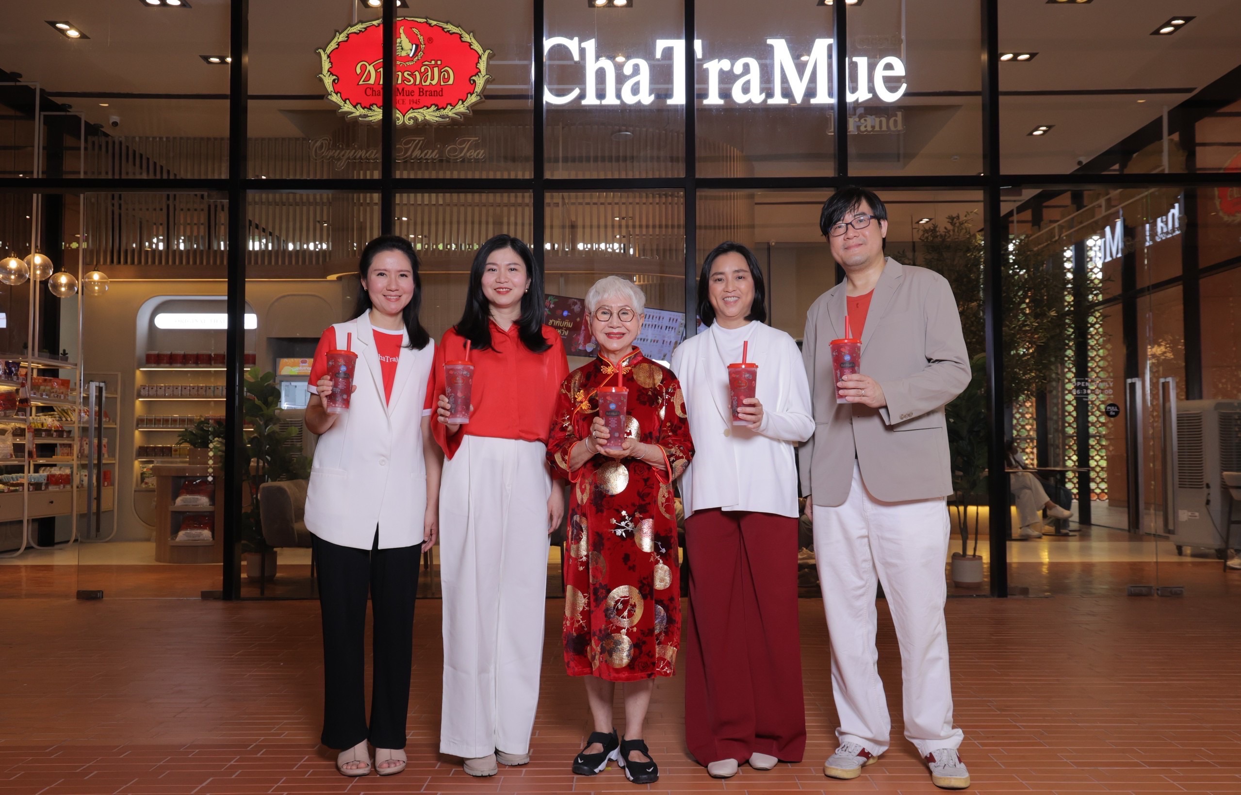 เปิดเบื้องหลัง ‘ชาทับทิมสมหวัง’ เมนูใหม่ชาตรามือ แรงบันดาลใจจากภาพยนตร์หลานม่า
