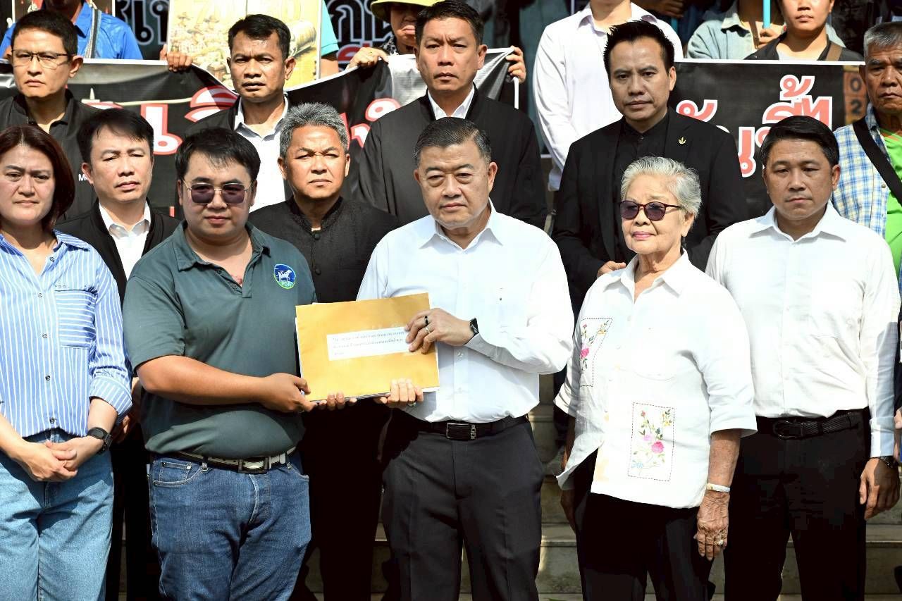 ปลัดเกษตรฯ รับข้อเสนอผู้เลี้ยงโคนม ค้านร่างนมโรงเรียน รัฐเร่งปรับเกณฑ์ทั้งระบบ