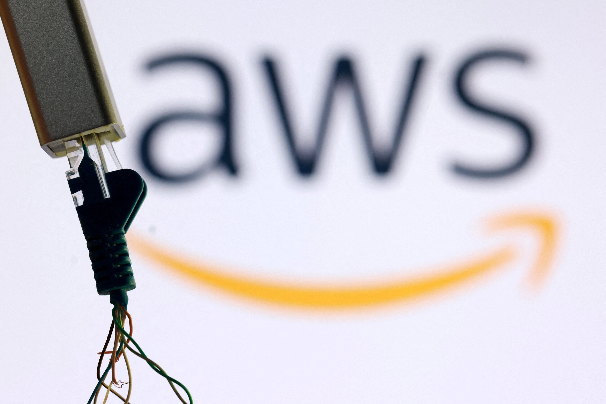 Amazon หน่วยธุรกิจคลาวด์ แจ้งเหตุไฟไหม้ วัตถุปริศนาตกใส่ดาต้าเซ็นเตอร์ใน UAE