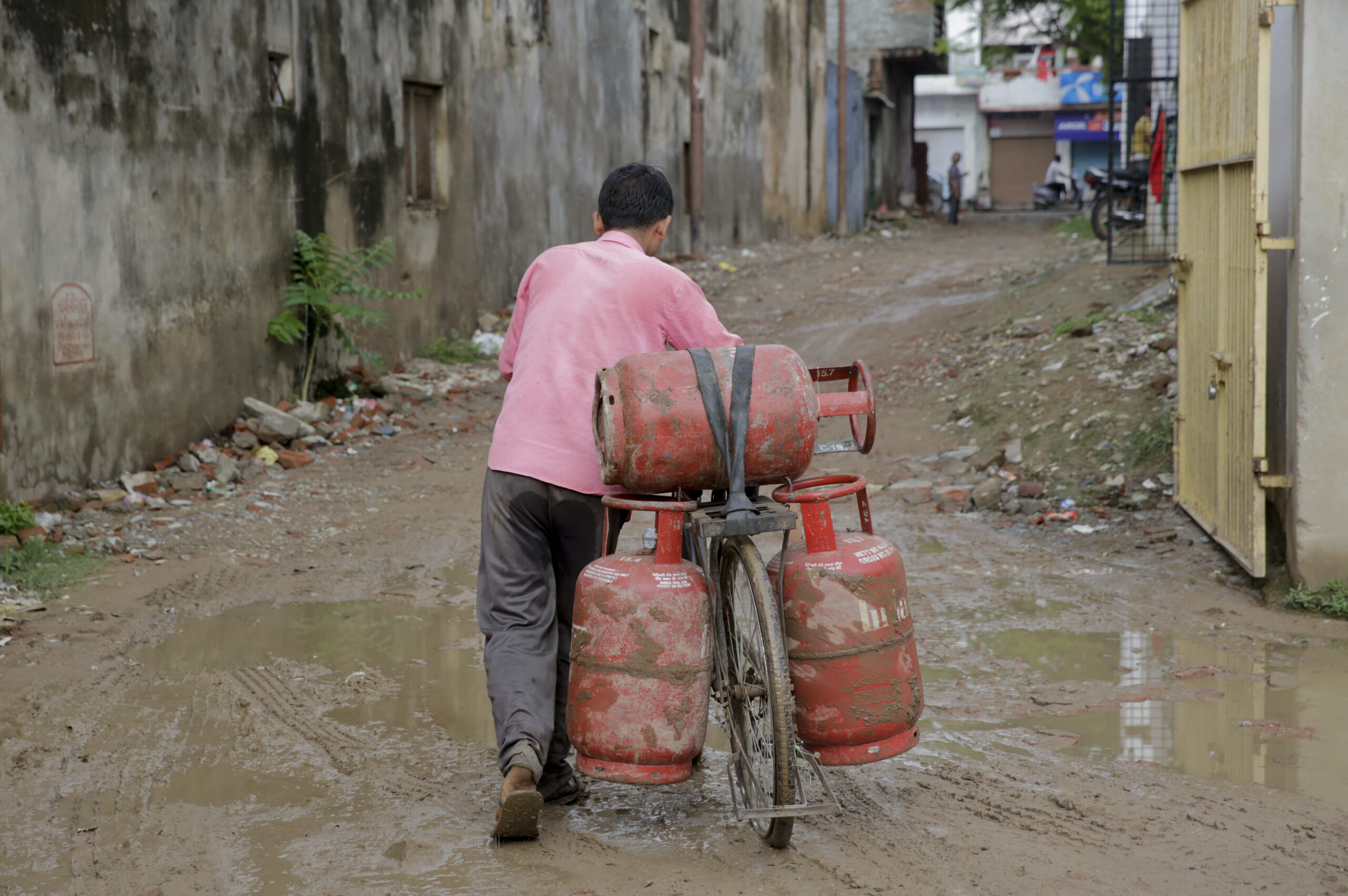 อินเดียใช้อำนาจฉุกเฉิน เร่งผลิต LPG เพิ่ม-ส่งให้ภาคครัวเรือนก่อน หลังฮอร์มุซปิด