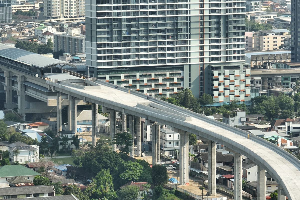 เปิดภาพการก่อสร้างรถไฟฟ้าหลากสี ‘ม่วงใต้’ สร้างคืบหน้าแล้ว 69.98%