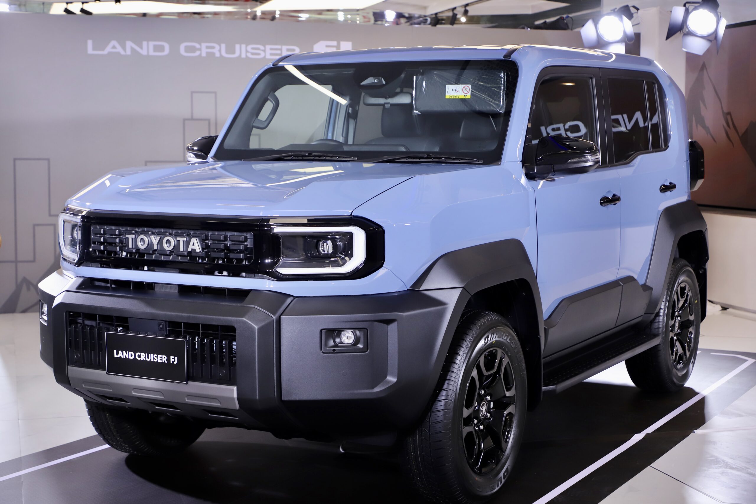 เปิดราคา Toyota LAND CRUISER FJ ขาย 1.269 ล้านบาท