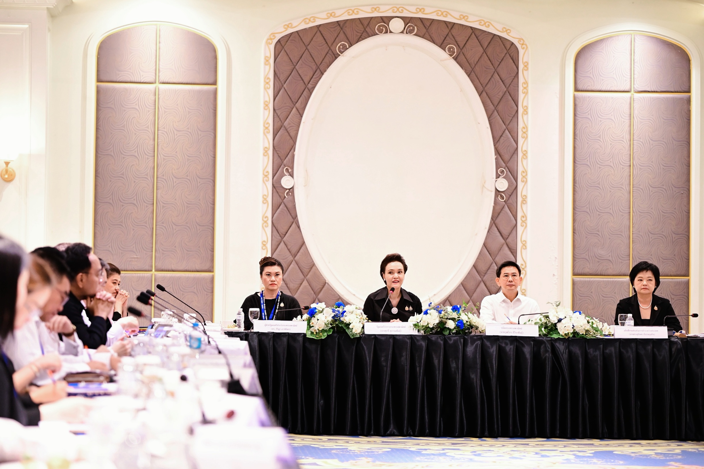 ศุภจี ถกทูตพาณิชย์ทั่วโลก เร่งรุกตลาดใหม่ รับเศรษฐกิจโลกผันผวน ดันส่งออกไทยโต