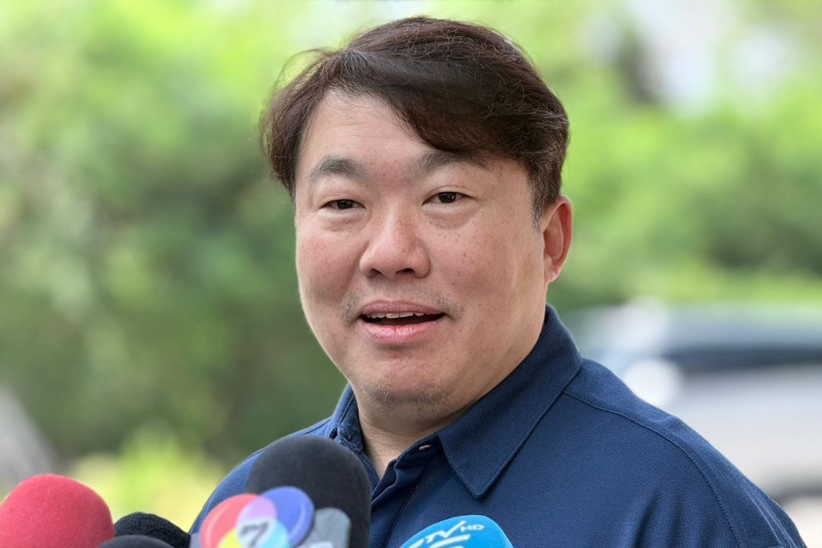 สิริพงศ์ โต้ ‘พีระพันธุ์’ ปมจวกพาณิชย์เกียร์ว่างไม่คุมราคาน้ำมัน ชี้แทรกแซงส่อผิด กม.