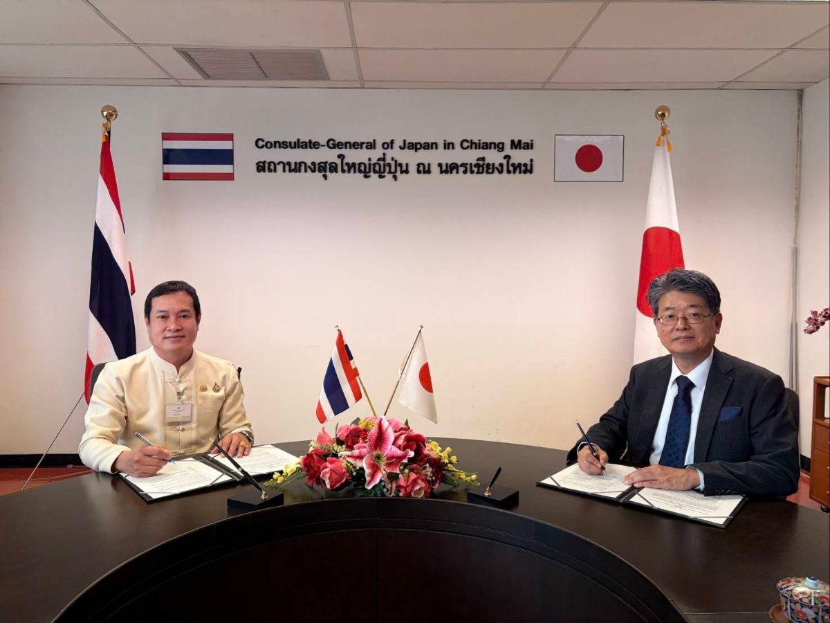 ญี่ปุ่นหนุน 2.5 ล้าน มอบรถขยะใหม่เทศบาลป่าสัก จ.ลำพูน