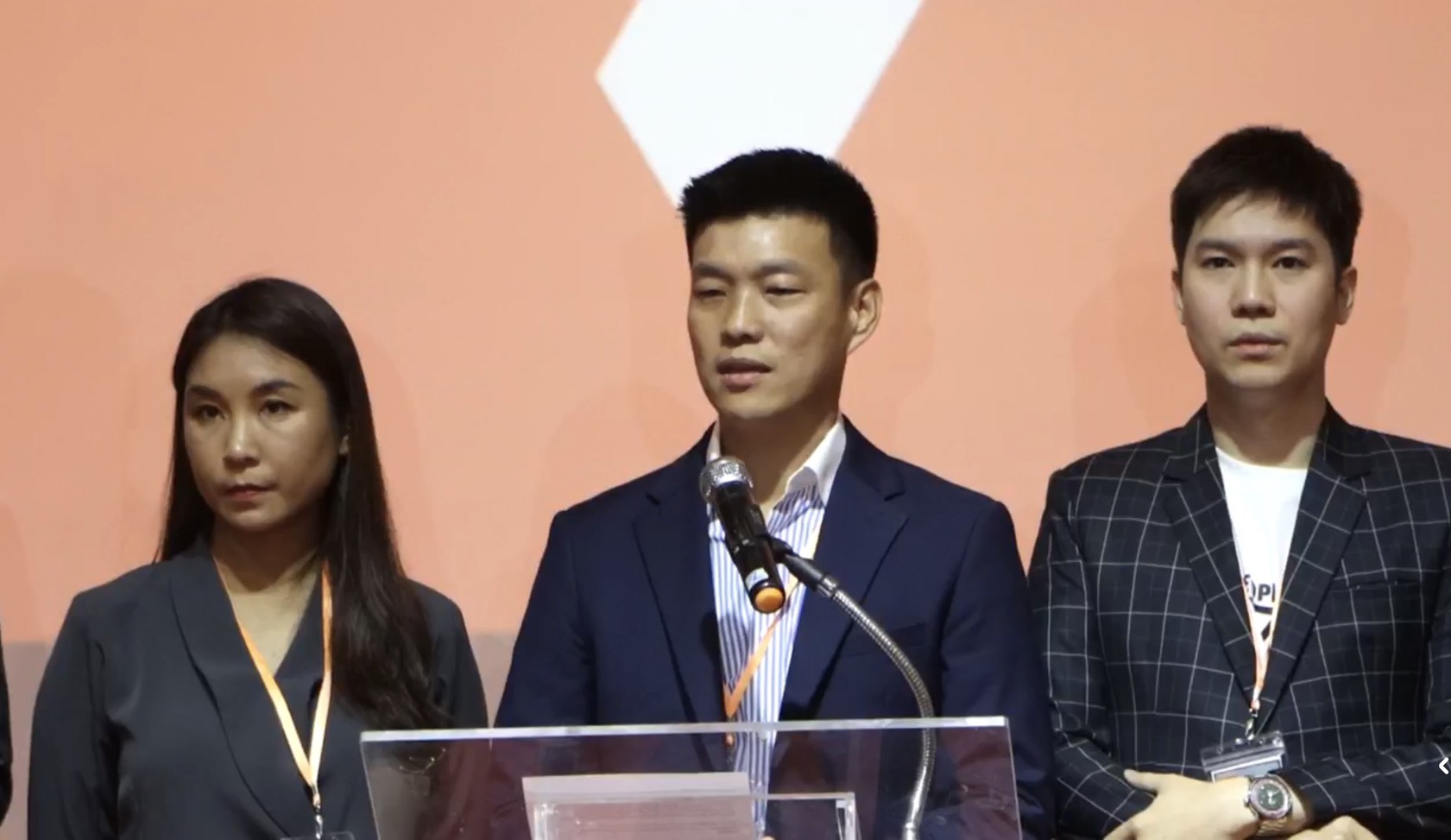 เท้งนำแถลงเดินหน้าสู้คดี ยันไม่มีเจตนามุ่งร้ายระบอบประชาธิปไตย