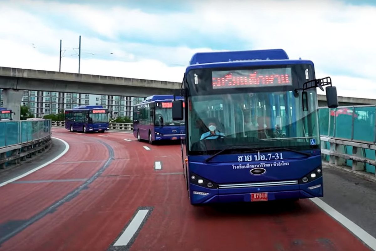 ไทยสมายล์บัส เปิดรับ ‘บัตรสวัสดิการแห่งรัฐ’ ครบ 124 เส้นทาง ใช้บนรถได้ทุกคัน