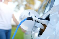 EV โตแรง 80% เขย่าธุรกิจประกันภัย ต้นทุนซ่อมแพงกว่ารถน้ำมันเกือบ 40%