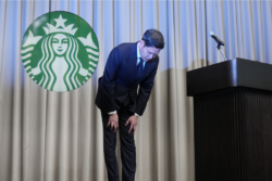 ครั้งแรก สตาร์บัคส์เกาหลีใต้ทุกสาขาปิดเร็วขึ้น จัดอบรมประวัติศาสตร์ หลังดราม่า “Tank Day”