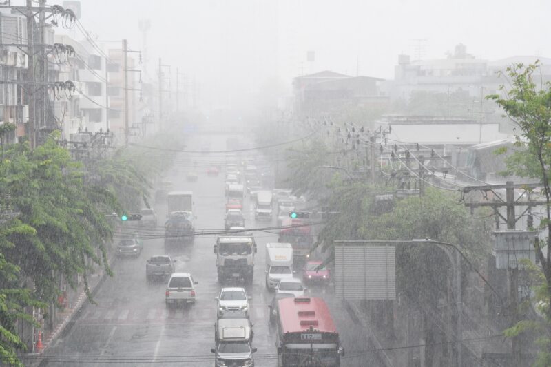 กรมอุตุฯเตือนฉบับที่ 6 ฝนตกหนักช่วง 29 มิ.ย.-3 ก.ค.นี้ กทม.วันนี้ฝนหนักถึง70%