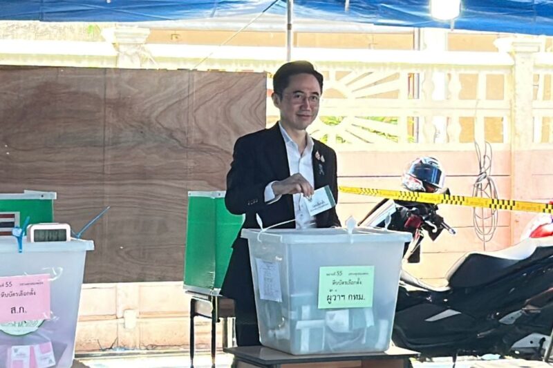 ยศชนัน หย่อนบัตรเลือกตั้ง ‘ผู้ว่าฯ-ส.ก.’  พร้อมจับมือผู้ว่าฯ คนใหม่ ยกระดับคุณภาพชีวิตคนทุกวัย