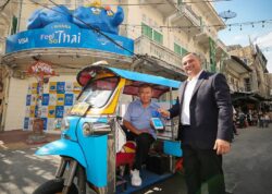 Visa-กรุงไทย ปั้น ‘ตุ๊กตุ๊กไร้เงินสด’ นำร่อง 80 คัน ตั้งเป้าปี’70 ครอบคลุม 15%