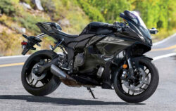 YAMAHA YZF-R7 DNA จากสนามแข่ง ฟีเจอร์ล้นคัน