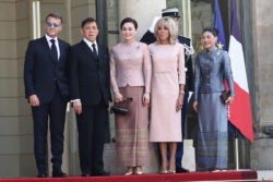 สองมิ่งขวัญงามอย่างไทยสู่กรุงปารีส