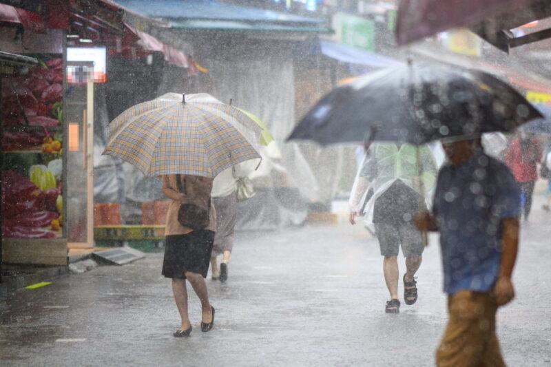 สทนช.เตือนฝนถล่ม 26-30 ก.ค. จับตาน้ำท่วม-น้ำป่า ก่อนน้ำทะเลหนุน 7 จังหวัดปลายเดือน