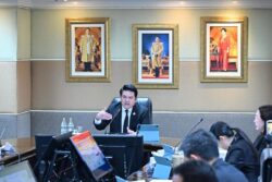 “สุรศักดิ์” รมว.ท่องเที่ยว ถกบอร์ด ททท. มอบ 7 นโยบายเชิงรุก พร้อม 3 บิ๊กโปรเจ็กต์บูสต์ท่องเที่ยวไฮซีซั่น
