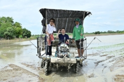 กรมข้าวปักหมุด “ข้าวคาร์บอนต่ำ” 1 ล้านไร่ นำร่องสุพรรณฯ 2,000 ไร่ เอกชนรับซื้อครบวงจร